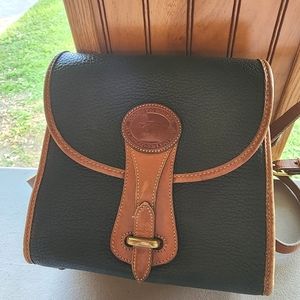 Vintage Dooney & Bourke small crossbody bag
